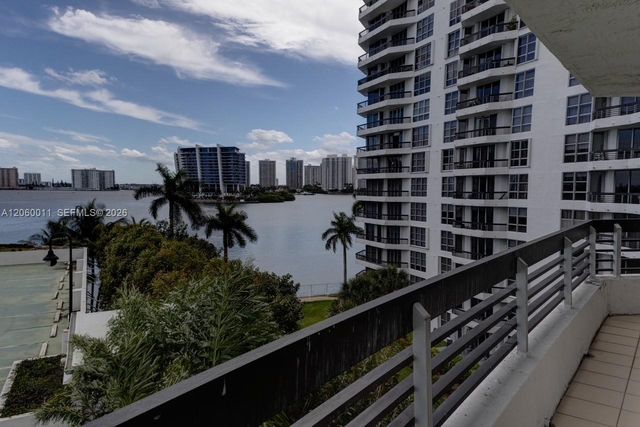 3600 Mystic Pointe Dr 613, Aventura, FL 33180
