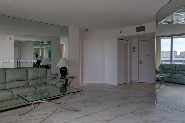 3600 Mystic Pointe Dr 613, Aventura, FL 33180