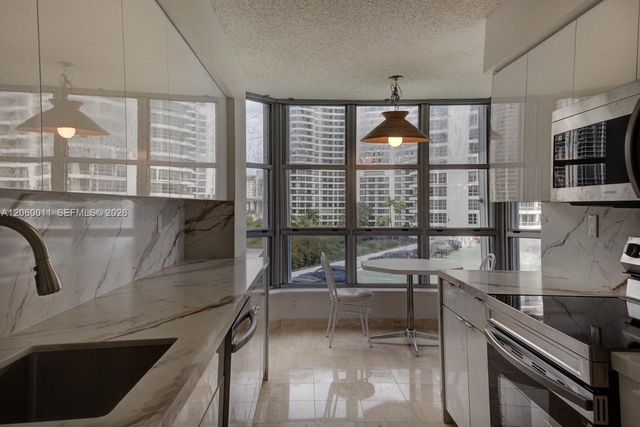 3600 Mystic Pointe Dr 613, Aventura, FL 33180