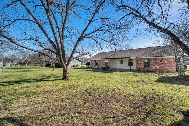 107 Elmore Drive, Woodway, TX 76712
