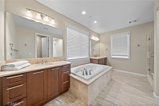 19 Hollyhock, Lake Forest, CA 92630