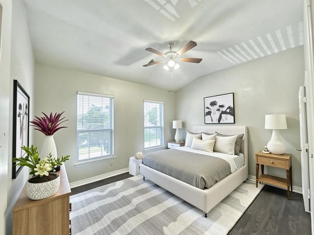 48 Woodland Hills Drive B, Conroe, TX 77303
