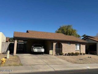510 E WICKIEUP Lane, Phoenix, AZ 85024