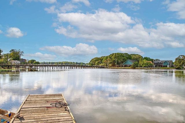 441 Ocean Grove Ave, Swansea, MA 02777