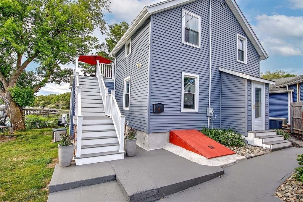 441 Ocean Grove Ave, Swansea, MA 02777