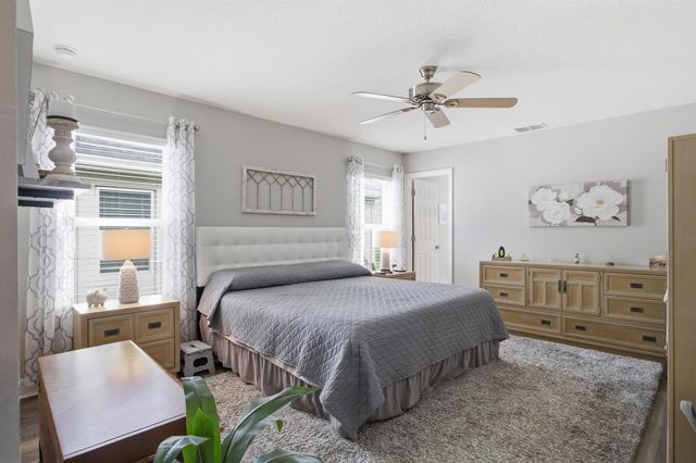 5655 NW Pine Trail Circle, Port St. Lucie, FL 34983
