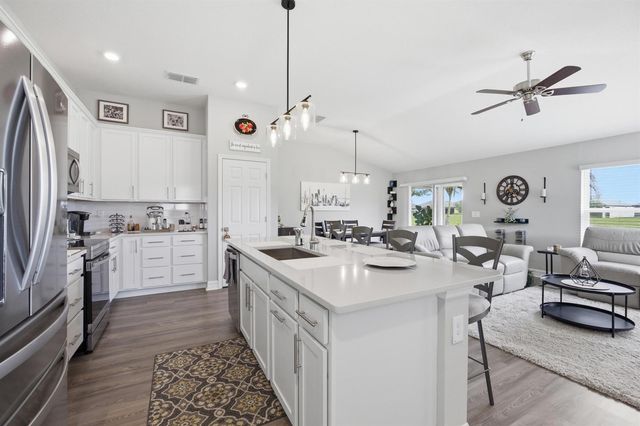5655 NW Pine Trail Circle, Port St. Lucie, FL 34983