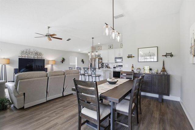 5655 NW Pine Trail Circle, Port St. Lucie, FL 34983