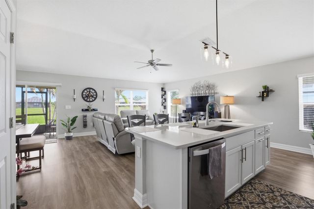 5655 NW Pine Trail Circle, Port St. Lucie, FL 34983