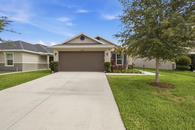 5655 NW Pine Trail Circle, Port St. Lucie, FL 34983