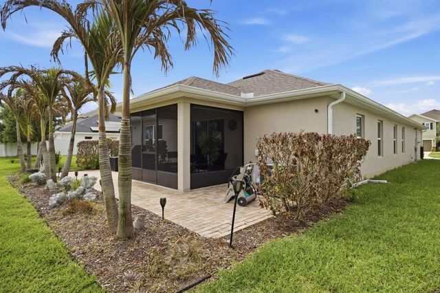 5655 NW Pine Trail Circle, Port St. Lucie, FL 34983