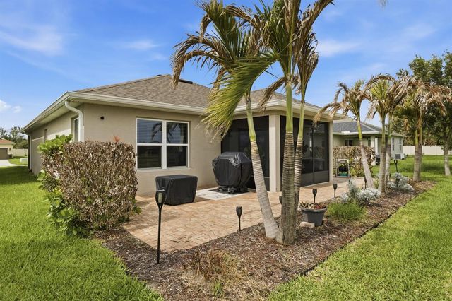 5655 NW Pine Trail Circle, Port St. Lucie, FL 34983