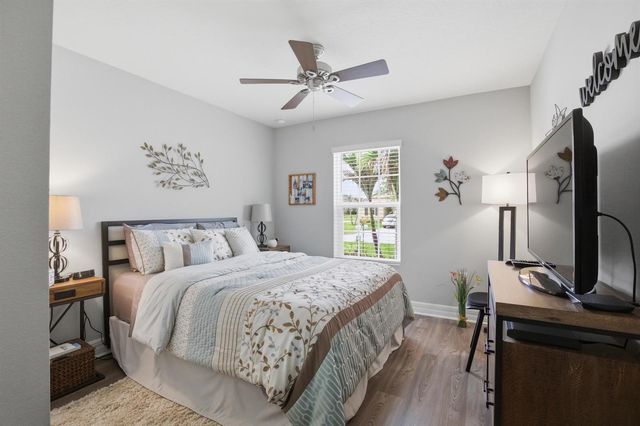 5655 NW Pine Trail Circle, Port St. Lucie, FL 34983