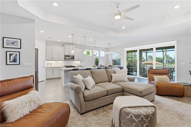 28033 Captiva Shell LOOP, Bonita Springs, FL 34135
