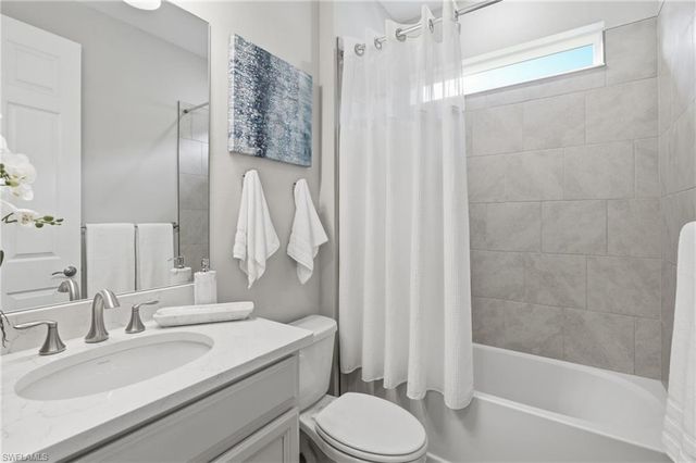 28033 Captiva Shell LOOP, Bonita Springs, FL 34135