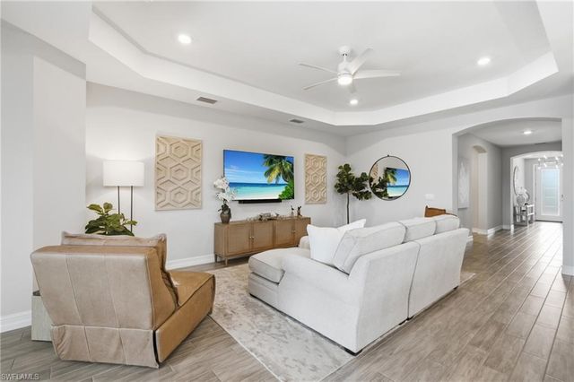 28033 Captiva Shell LOOP, Bonita Springs, FL 34135