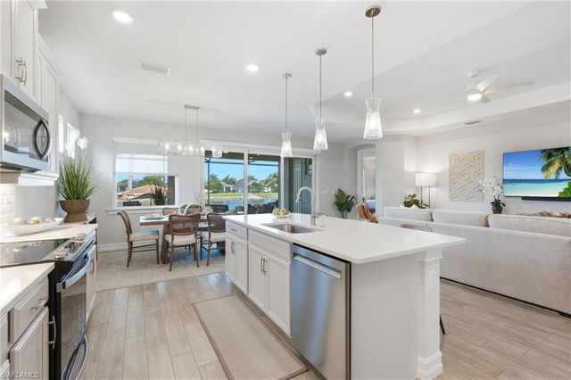 28033 Captiva Shell LOOP, Bonita Springs, FL 34135