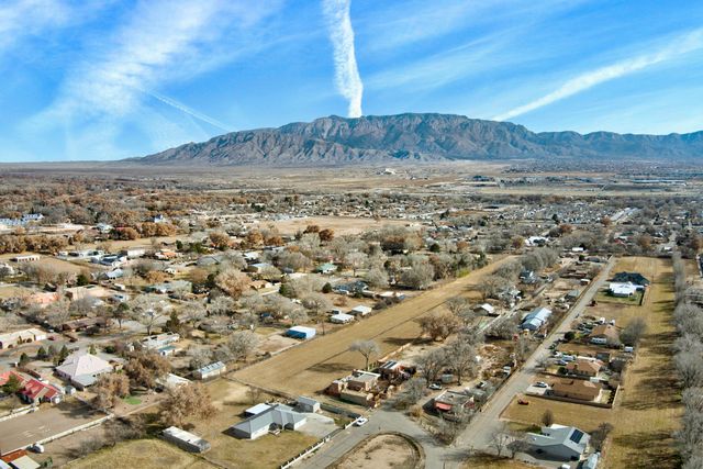 10119 Guadalupe Trail NW, Albuquerque, NM 87114