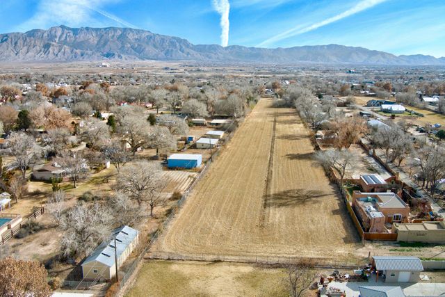 10119 Guadalupe Trail NW, Albuquerque, NM 87114