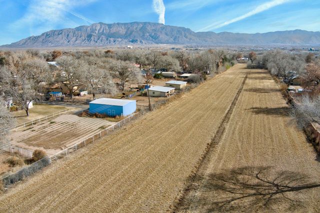 10119 Guadalupe Trail NW, Albuquerque, NM 87114