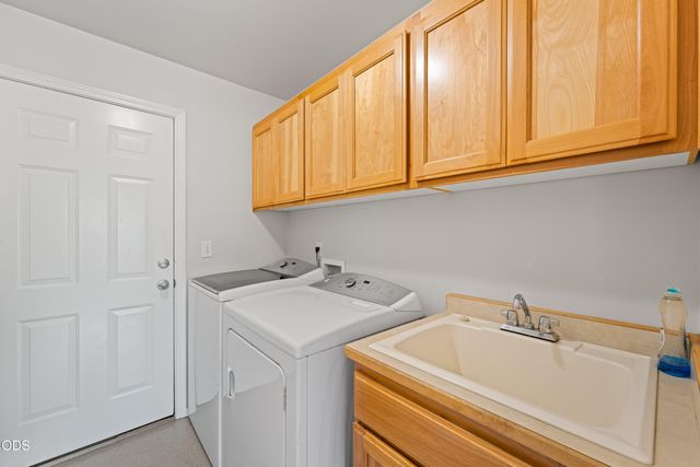846 Schroeder Lane, Grants Pass, OR 97527