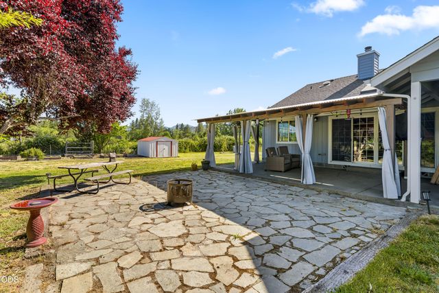846 Schroeder Lane, Grants Pass, OR 97527