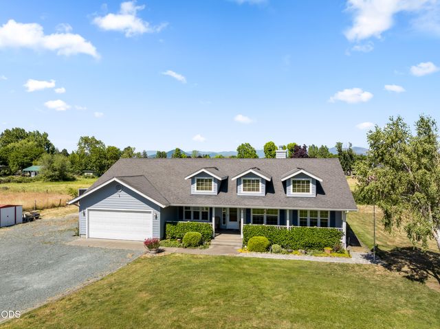 846 Schroeder Lane, Grants Pass, OR 97527