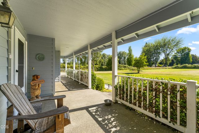 846 Schroeder Lane, Grants Pass, OR 97527