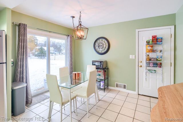 6155 Westdale Drive, Grand Blanc, MI 48439