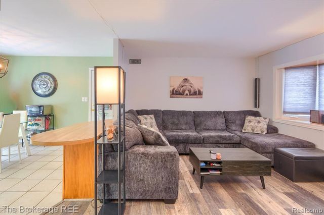 6155 Westdale Drive, Grand Blanc, MI 48439