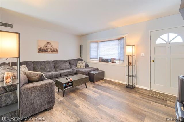 6155 Westdale Drive, Grand Blanc, MI 48439