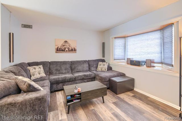 6155 Westdale Drive, Grand Blanc, MI 48439