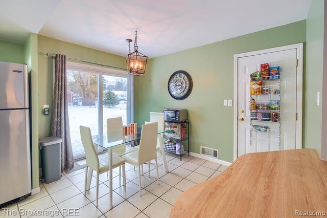 6155 Westdale Drive, Grand Blanc, MI 48439