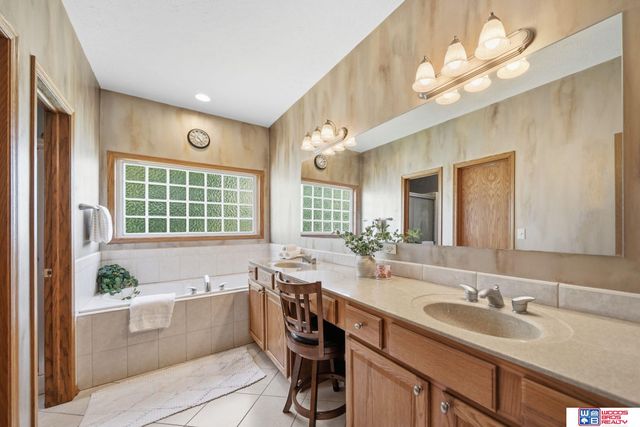 2200 Manitou Drive, Lincoln, NE 68521