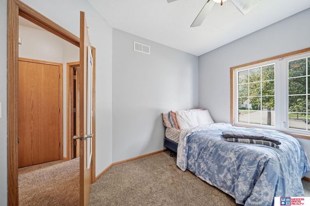 2200 Manitou Drive, Lincoln, NE 68521