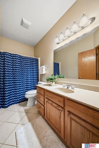 2200 Manitou Drive, Lincoln, NE 68521