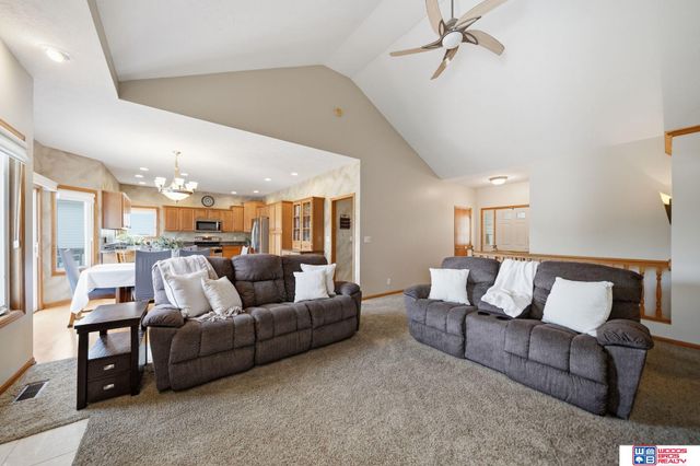 2200 Manitou Drive, Lincoln, NE 68521