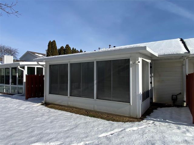 596 Yorkshire Sq. Square 23, Milan, MI 48160