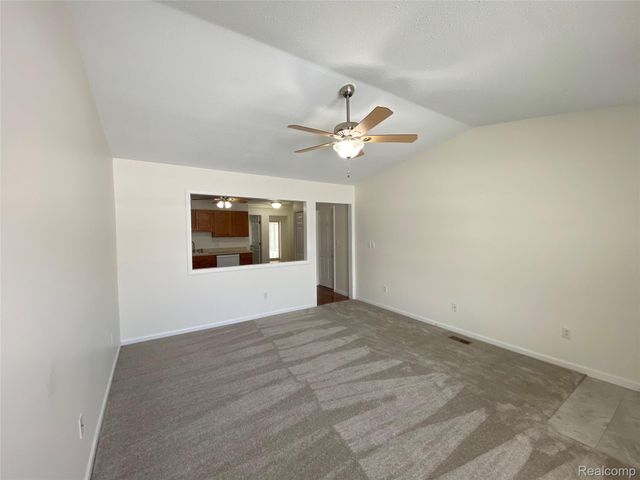 596 Yorkshire Sq. Square 23, Milan, MI 48160