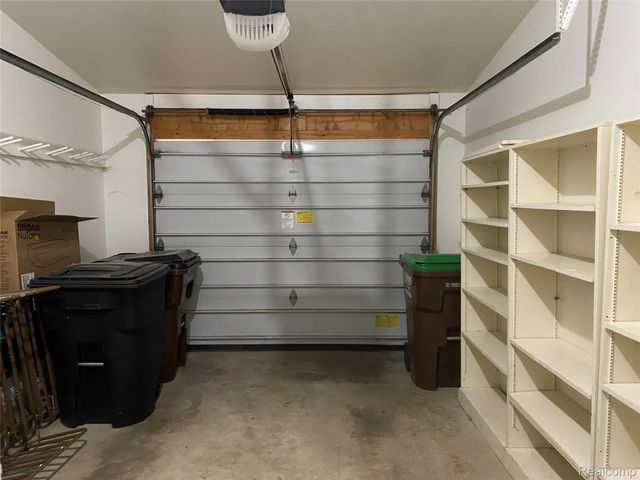 596 Yorkshire Sq. Square 23, Milan, MI 48160