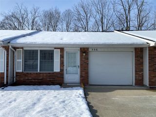 596 Yorkshire Sq. Square 23, Milan, MI 48160