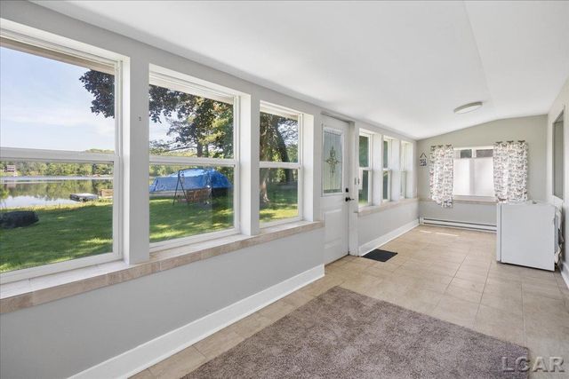 1400 Lakeview Drive, Manchester Twp, MI 49287
