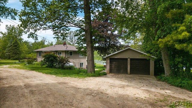 1400 Lakeview Drive, Manchester Twp, MI 49287