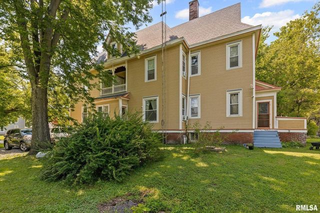 404 W BROADWAY Street, Centralia, IL 62801
