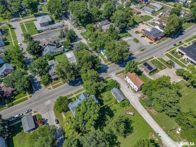 404 W BROADWAY Street, Centralia, IL 62801