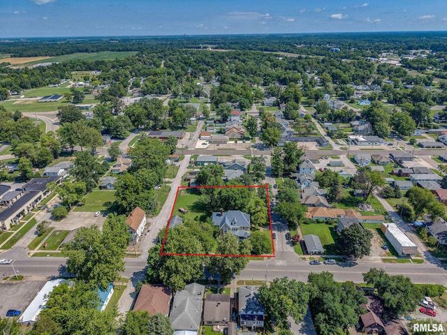 404 W BROADWAY Street, Centralia, IL 62801