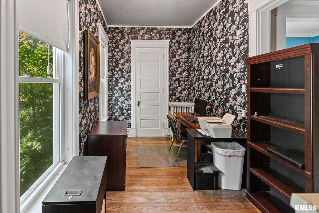 Image 29 of property listing at 404 W BROADWAY Street, Centralia, IL 62801