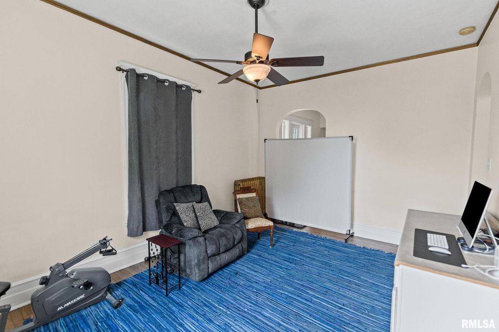 Image 34 of property listing at 404 W BROADWAY Street, Centralia, IL 62801