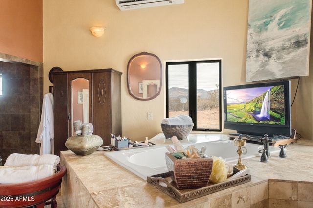 2076 W Tierra Contenta Trail, Bisbee, AZ 85603