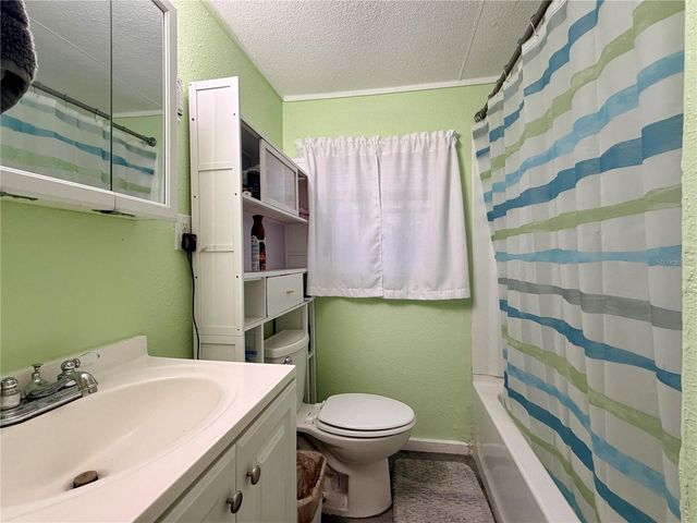 498 KING CHARLES CIRCLE, Deland, FL 32724